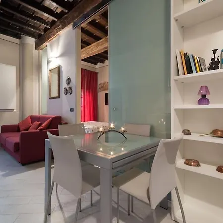 Tra Le Piazze Del Centro